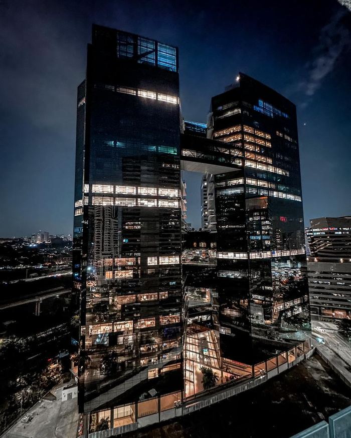 Torre Tarumã à noite