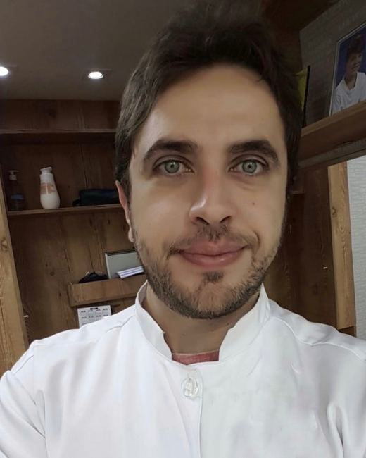 Dr. Ricardo